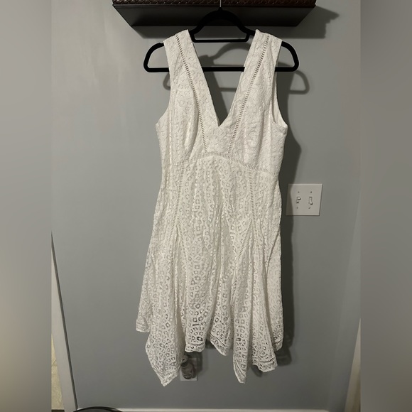 White Lilly Pulitzer dress - Picture 1 of 1